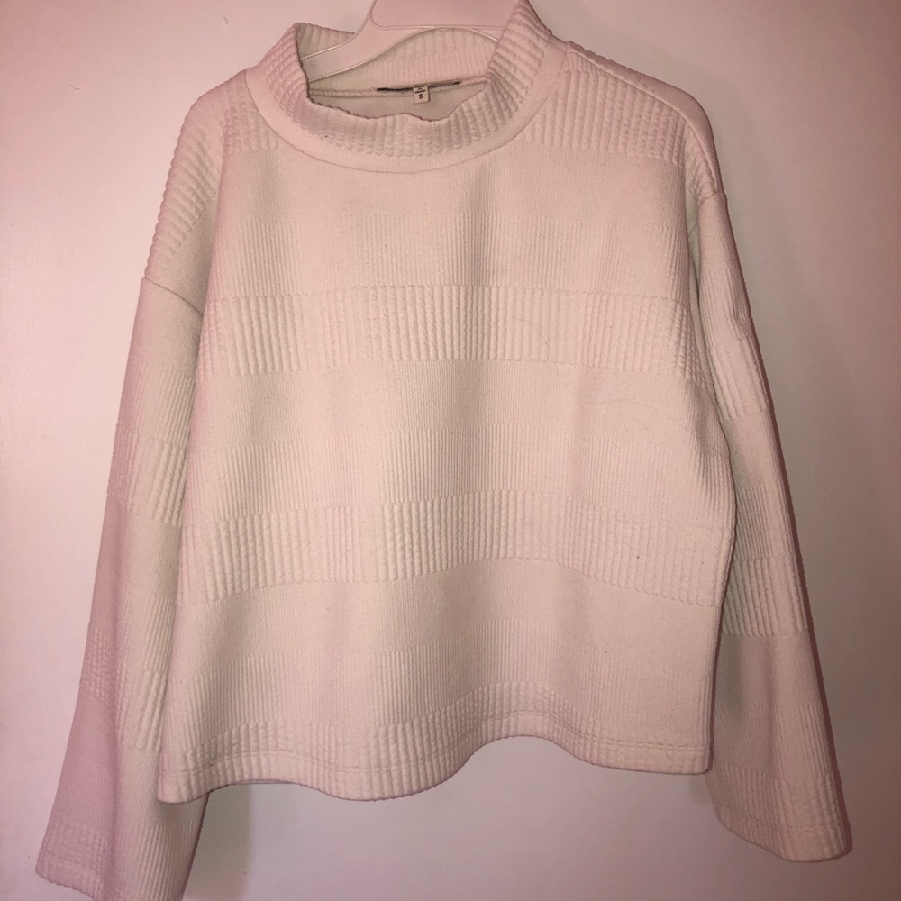 Mod & Boxy off-white t/sweatshirt